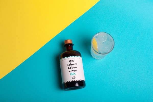 Craft-Circus-Bottle-Post-Gin-Tonic-2